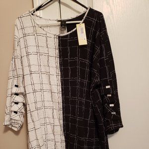 Ali Miles black/white plaid tunic, ruched sleeves